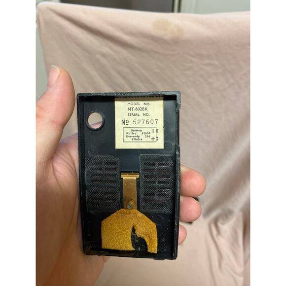 Philco Vintage Six Transistor Radio Model NT-602BKG - Picture 3 of 4